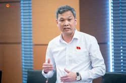 Thiếu tướng Tạ Văn Đẹp, Ph&oacute; Gi&aacute;m đốc C&ocirc;ng an TP.Hồ Ch&iacute; Minh:  Quy định mới đ&atilde; thể chế ho&aacute; việc bảo vệ c&aacute;n bộ d&aacute;m nghĩ, d&aacute;m l&agrave;m