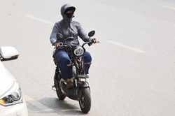 Dự b&aacute;o thời tiết ng&agrave;y 26/10: H&agrave; Nội trời nắng, miền Trung c&oacute; nơi mưa d&ocirc;ng