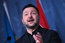 &Ocirc;ng Zelensky kỳ vọng ho&agrave; đ&agrave;m với Nga, tiết lộ Mỹ nối lại mạch tin 'qu&yacute; như v&agrave;ng'