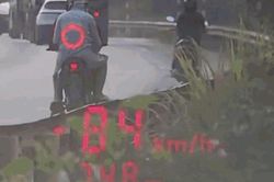 Bắc Ninh: Th&aacute;o biển số, chạy qu&aacute; tốc độ, thiếu ni&ecirc;n 17 tuổi c&ugrave;ng chủ xe nhận phạt hơn 20 triệu đồng