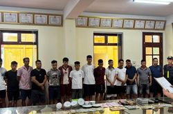 Lạng Sơn: Đ&aacute;nh bạc giữa rừng để n&eacute; c&ocirc;ng an, 20 đối tượng bị khởi tố