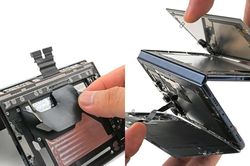 iPhone Duo lộ điểm đ&aacute;ng lo ở bản lề, c&oacute; vượt qua được b&agrave;i kiểm tra độ bền?