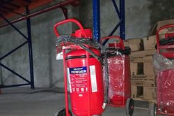 Ổ nh&oacute;m sản xuất v&agrave; ti&ecirc;u thụ hơn 1,2 triệu b&igrave;nh cứu hỏa giả bị truy tố