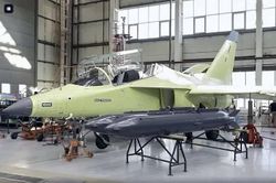 Hệ thống ph&ograve;ng vệ chủ động President-S130 gi&uacute;p m&aacute;y bay Yak-130M miễn nhiễm t&ecirc;n lửa đối phương