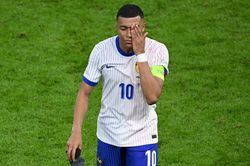 Mbappe bị h&agrave;ng loạt thương hiệu Trung Quốc cắt hợp đồng