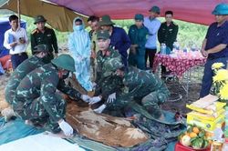 Huế: Đội 192 t&igrave;m thấy h&agrave;i cốt liệt sĩ tại x&atilde; Lộc An