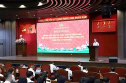 Ng&agrave;nh t&ograve;a &aacute;n đổi mới việc đ&aacute;nh gi&aacute; kết quả học tập, nghi&ecirc;n cứu nghị quyết