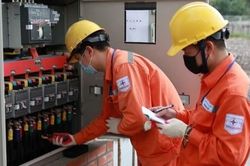 Khẩn trương xem x&eacute;t phương &aacute;n giảm thuế ti&ecirc;u thụ đặc biệt với xăng về 0% v&agrave; giảm gi&aacute; điện