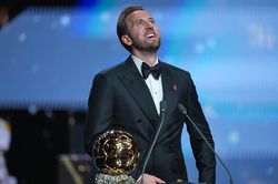 Quả b&oacute;ng v&agrave;ng xứng đ&aacute;ng cho Harry Kane