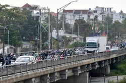 1.900 tỷ đồng n&acirc;ng tĩnh kh&ocirc;ng 6 cầu tr&ecirc;n đường thủy nội địa
