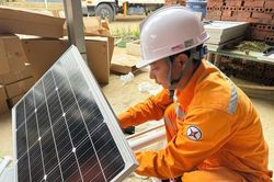 Điện gi&oacute;, điện mặt trời tăng tốc trong cơ cấu nguồn điện Việt Nam