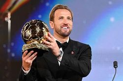 Không vô địch Champions League hay World Cup, vì sao Harry Kane vẫn đoạt Quả bóng Vàng?