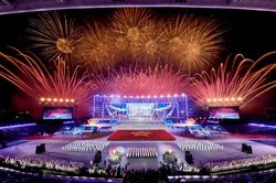 H&agrave; Nội bắn ph&aacute;o hoa ch&agrave;o mừng Ng&agrave;y văn h&oacute;a Việt Nam 2026