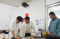 Quỹ &ocirc;ng Đinh Văn Nơi th&agrave;nh lập gi&uacute;p phẫu thuật cho một bệnh nh&acirc;n ngh&egrave;o ở Ph&uacute; Quốc