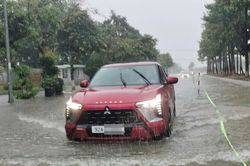 Dự b&aacute;o thời tiết 27/10/2026: Kh&ocirc;ng kh&iacute; lạnh tăng cường, Trung Bộ mưa lớn dồn dập