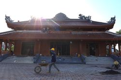 Hình ảnh thành lũy hơn 200 năm tuổi ở Đà Nẵng đang được tu bổ