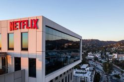 Netflix sa thải gần 1.000 nhân sự và hai lãnh đạo cấp cao