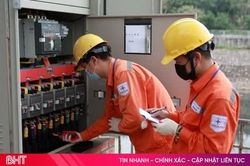 Khẩn trương xem x&eacute;t phương &aacute;n giảm thuế ti&ecirc;u thụ đặc biệt với xăng về 0% v&agrave; giảm gi&aacute; điện