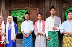 Sắc m&agrave;u văn h&oacute;a qua trang phục truyền thống của người Chăm Islam ở Nam Bộ
