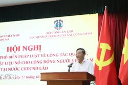 Cộng đồng người Việt tại L&agrave;o chấp h&agrave;nh nghi&ecirc;m ph&aacute;p luật nước sở tại