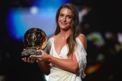 Alexia Putellas giành Quả bóng vàng nữ 2026