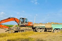L&acirc;m Đồng ph&aacute;t hiện vụ khai th&aacute;c đất tr&aacute;i ph&eacute;p ven s&ocirc;ng Dinh