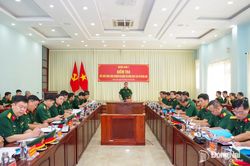 Thiếu tướng Trần Ngọc Minh, Ph&oacute; Tư lệnh Qu&acirc;n khu 7 kiểm tra nhiệm vụ qu&acirc;n sự quốc ph&ograve;ng tr&ecirc;n địa b&agrave;n Đồng Nai