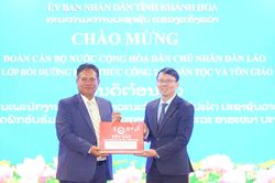 Ph&oacute; Chủ tịch UBND tỉnh Nguyễn Thanh H&agrave; tiếp Đo&agrave;n c&aacute;n bộ nước Cộng h&ograve;a D&acirc;n chủ Nh&acirc;n d&acirc;n L&agrave;o