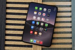 iPhone Duo li&ecirc;n tiếp gặp sự cố nứt m&agrave;n h&igrave;nh c&ugrave;ng chi ph&iacute; thay thế đắt đỏ l&ecirc;n tới 999 USD