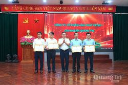 Tuy&ecirc;n dương, khen thưởng 11 đơn vị thực hiện tốt ch&iacute;nh s&aacute;ch, ph&aacute;p luật thuế