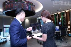 Chứng kho&aacute;n ng&agrave;y 27/10: VN-Index thu hẹp đ&agrave; giảm, thị trường chờ d&ograve;ng tiền