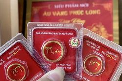 V&agrave;ng thế giới nh&iacute;ch tăng, v&agrave;ng trong nước vẫn chịu &aacute;p lực giảm