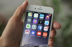 Bốn ngân hàng lớn phát cảnh báo khẩn về nguy cơ mất tài khoản từ mã độc trên iPhone