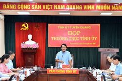 B&iacute; thư Tỉnh ủy Tuy&ecirc;n Quang y&ecirc;u cầu đưa ch&iacute;nh s&aacute;ch v&agrave;o cuộc sống đ&uacute;ng tiến độ
