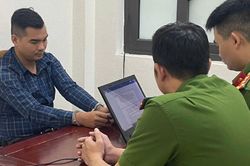 Th&ocirc;ng tin mới vụ v&acirc;y bắt 2 đối tượng cầm kiếm cố thủ tr&ecirc;n m&aacute;i nh&agrave; ở Thanh H&oacute;a: 2 bị can ma t&uacute;y đang bỏ trốn