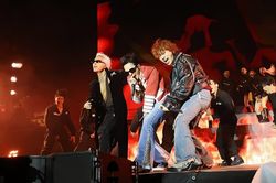 BigBang biểu diễn 2 đ&ecirc;m, H&agrave; Nội thu về 750 tỷ