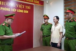 Hứa hối lộ Bí thư, Chủ tịch xã đổi 9 giấy phép khai thác đất trái phép