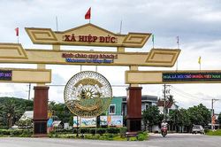 X&atilde; hỗ trợ mỗi th&ocirc;n một con b&ograve; để tổ chức bữa cơm ng&agrave;y Đại đo&agrave;n kết
