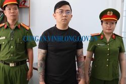 'Ma men' cầm hung kh&iacute; đ&aacute;nh người đi đường nhập viện cấp cứu, lời khai h&eacute; lộ l&yacute; do kh&oacute; tin