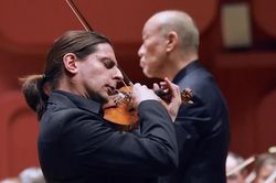 Từ lớp học đến sân khấu hòa nhạc cùng nghệ sĩ violin Julien Szulman