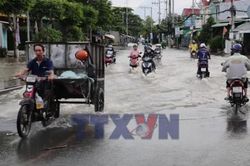 Người dân TP. HCM chật vật giữa đỉnh triều cường lên cao