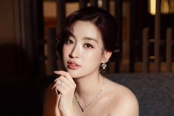 Hoa hậu Đỗ Mỹ Linh đón sinh nhật bên người đặc biệt