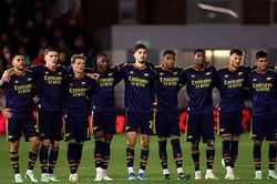 Gục ngã trên chấm 11m, Arsenal cay đắng rời EFL Cup