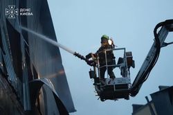 Nga tập kích nhiều khu vực tại Ukraine, cầu trọng yếu ở Kiev hư hại