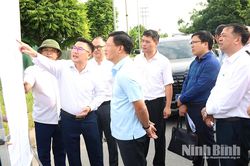 Kiểm tra thực địa tình hình triển khai đầu tư hạ tầng tại một số khu công nghiệp
