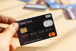 Mất thẻ tín dụng, ai chịu trách nhiệm với giao dịch phát sinh sau đó?