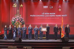 Tổng Bí thư, Chủ tịch nước Tô Lâm trao Huân chương Lao động hạng Nhất cho Đại học Kinh tế TP. Hồ Chí Minh