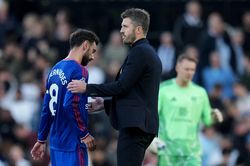 Báo Anh: Bruno Fernandes làm hoà với HLV Carrick, sắp trở lại đội hình Man Utd