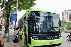 Hà Nội xây dựng quy trình miễn phí vé tháng giao thông công cộng cho người làm tại khu công nghệ cao