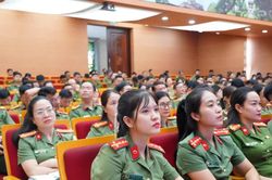 Nâng cao năng lực sử dụng ngoại ngữ cho cán bộ, chiến sĩ Công an Thủ đô